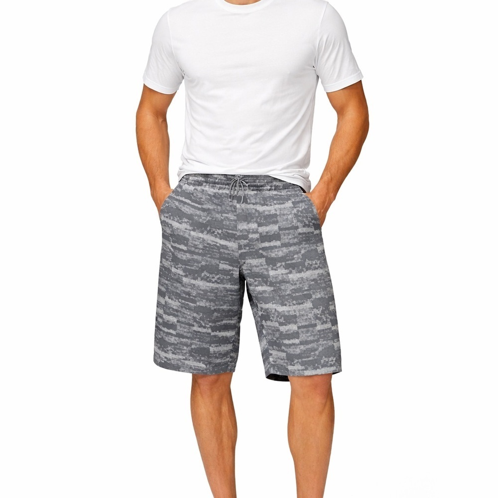 Lululemon Athletica Men's Gray Patterned Athletic Shorts